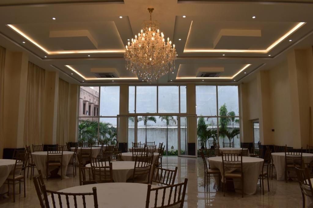 The White Lotus Hotel คยา ภายนอก รูปภาพ